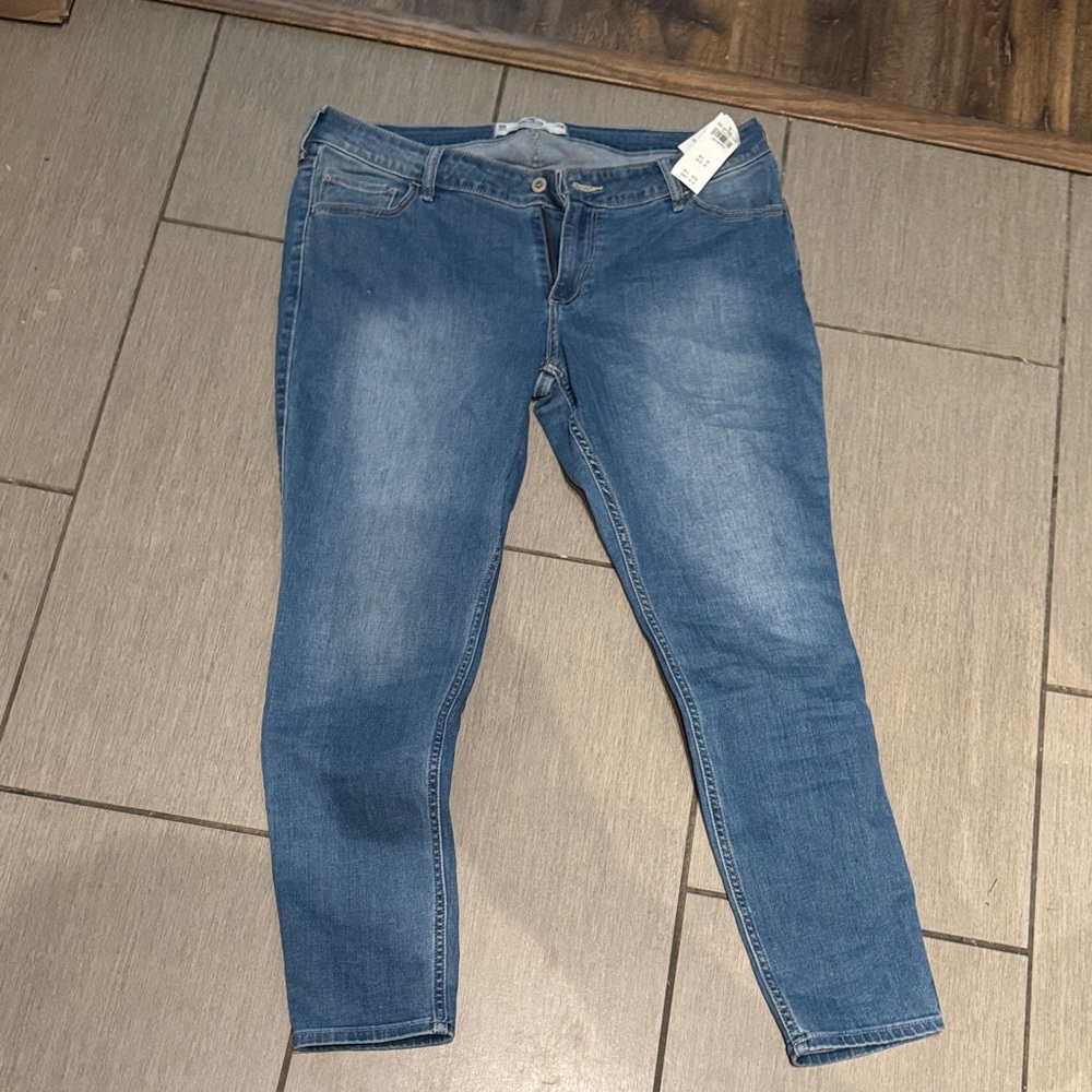 Hollister Women's Skinny Jeans in Blue